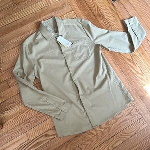 NWT Men’s All In Motion Woven Button Down Shirt